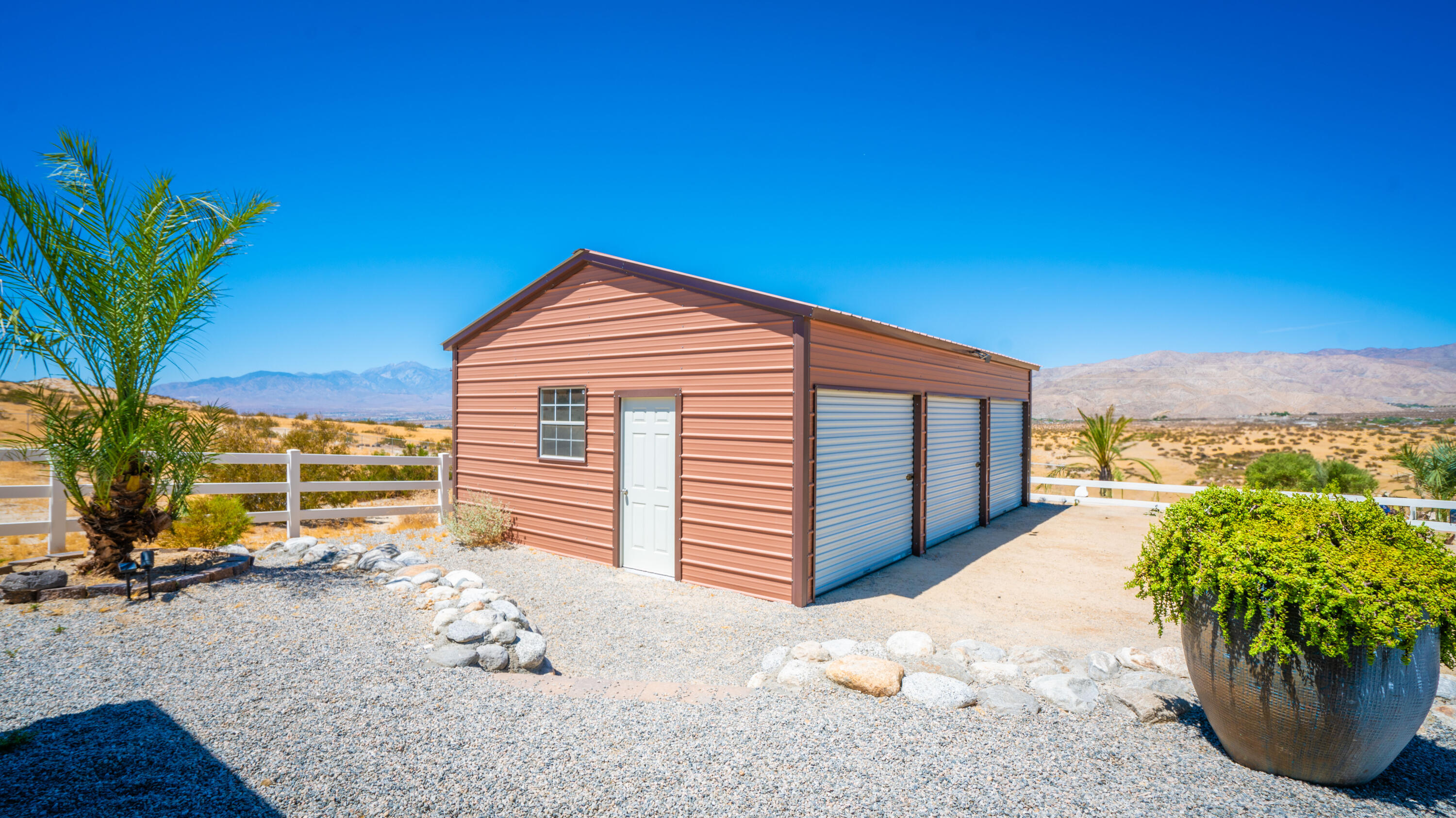 Desert Hot Springs, California 92241, United States, 4 Bedrooms Bedrooms, ,3 BathroomsBathrooms,Residential,Pending,46898