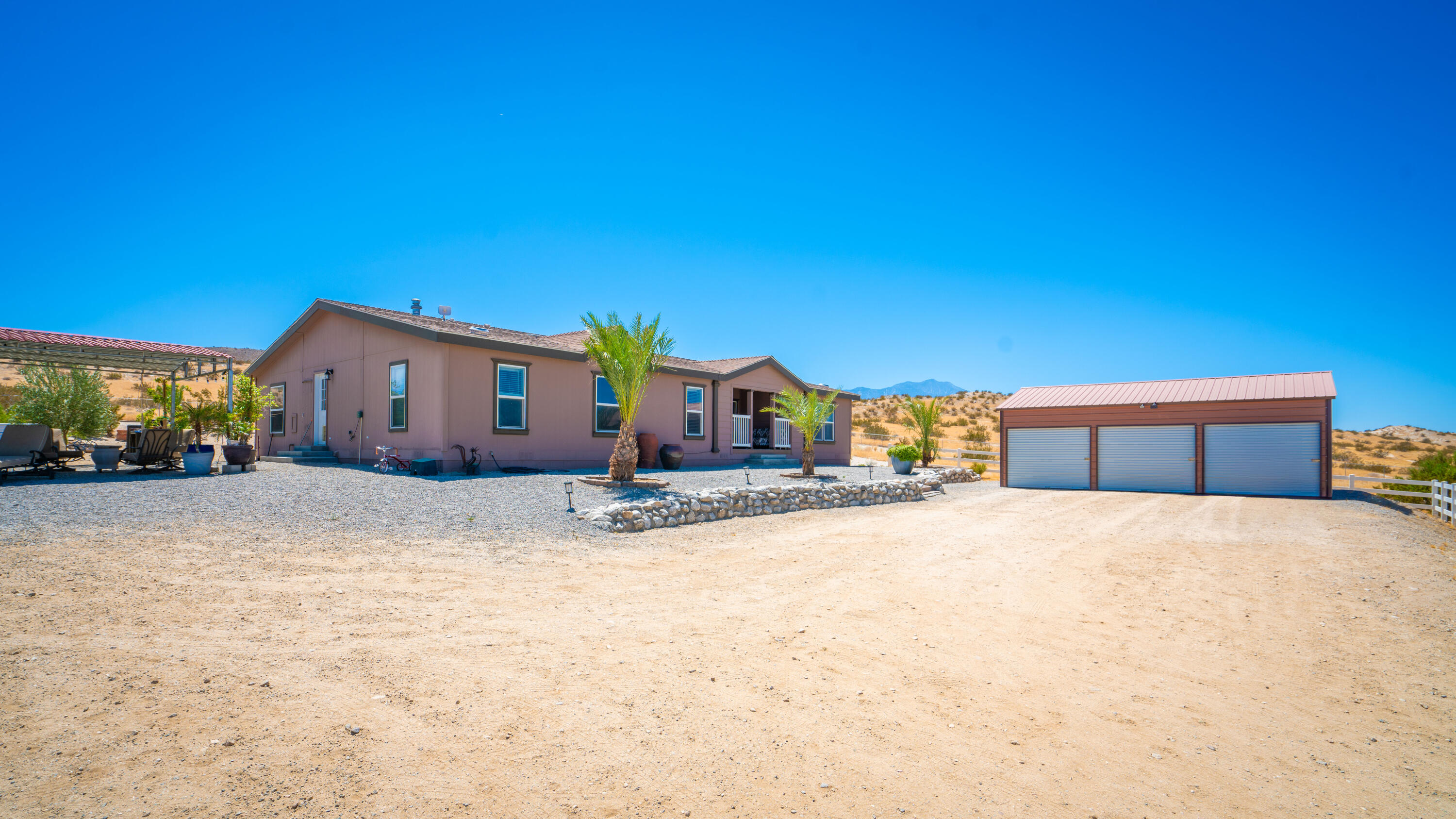 Desert Hot Springs, California 92241, United States, 4 Bedrooms Bedrooms, ,3 BathroomsBathrooms,Residential,Pending,46898