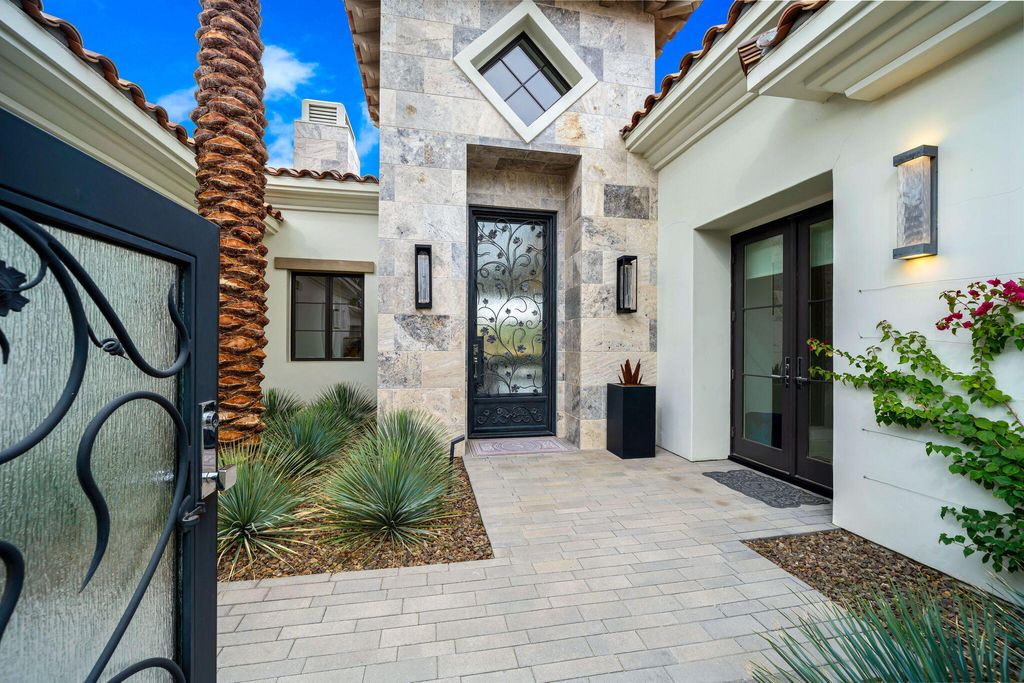 Photo of 80840 Via Portofino, La Quinta, CA 92253 (MLS # 219142555)