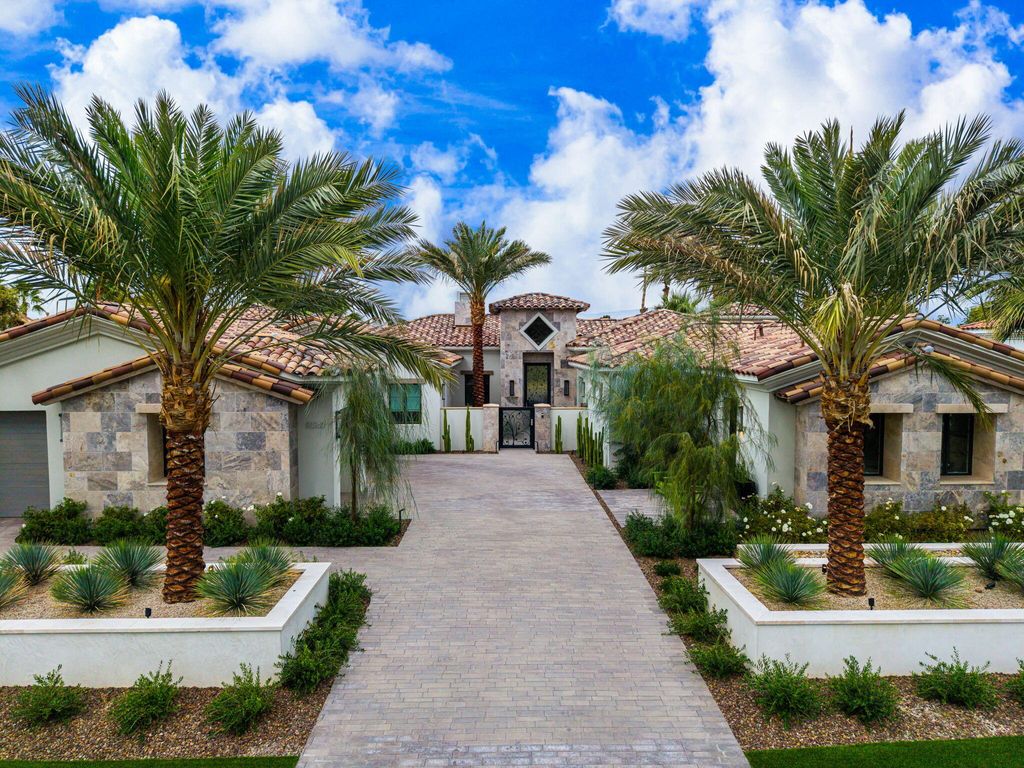 Photo of 80840 Via Portofino, La Quinta, CA 92253 (MLS # 219142555)