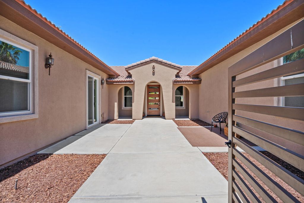 Photo of 43428 Calle Espada, La Quinta, CA 92253 (MLS # 219147921)