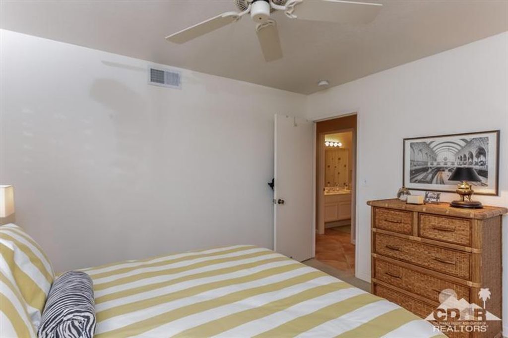 listing image 10993649377032241090