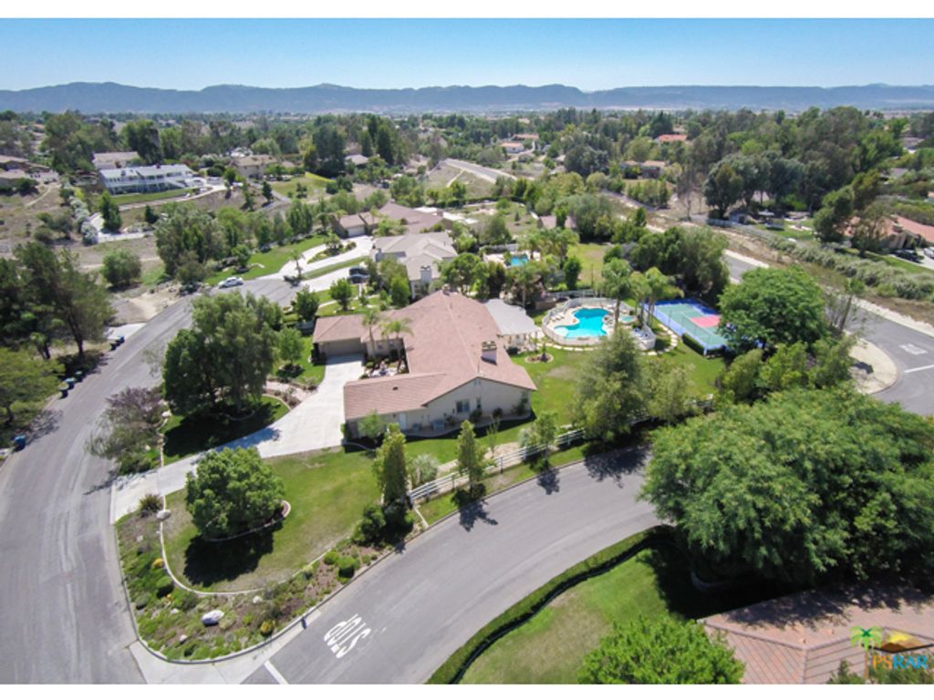 listing image 10992432268796730523