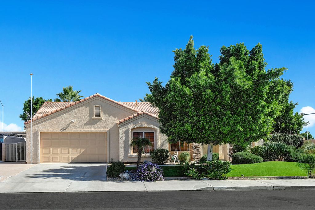 Photo of 45210 Desert Hills, La Quinta, CA 92253 (MLS # 219142903)