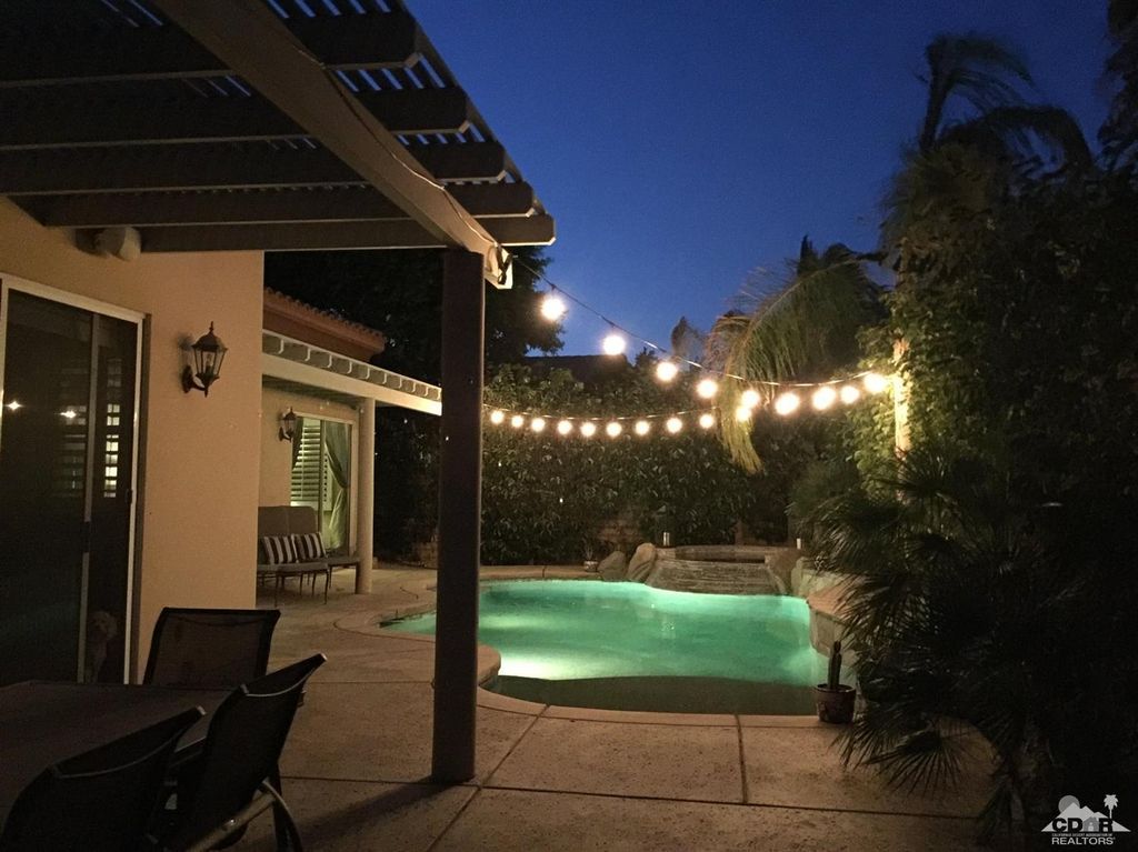 listing image 10990484986321909307