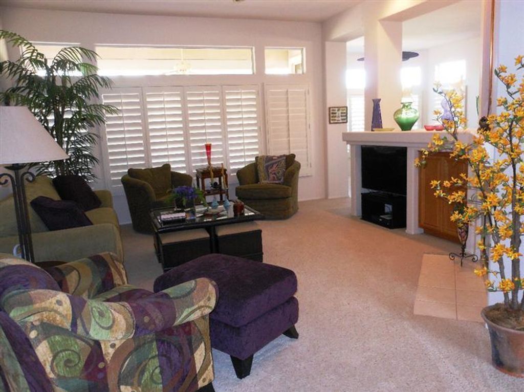 listing image 10996125066604714645