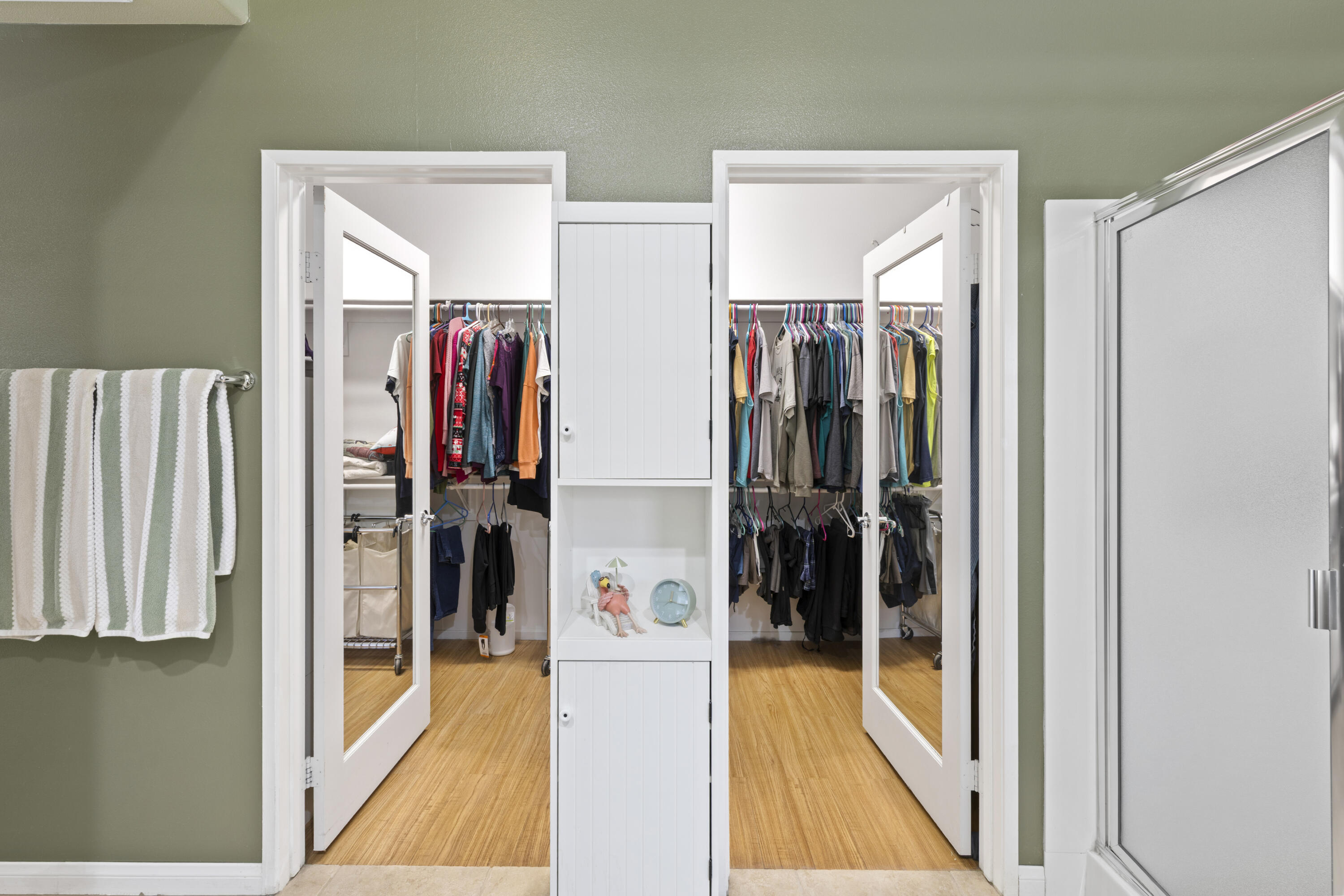 Indio, California 92201, United States, 4 Bedrooms Bedrooms, ,3 BathroomsBathrooms,Residential,Active,218515