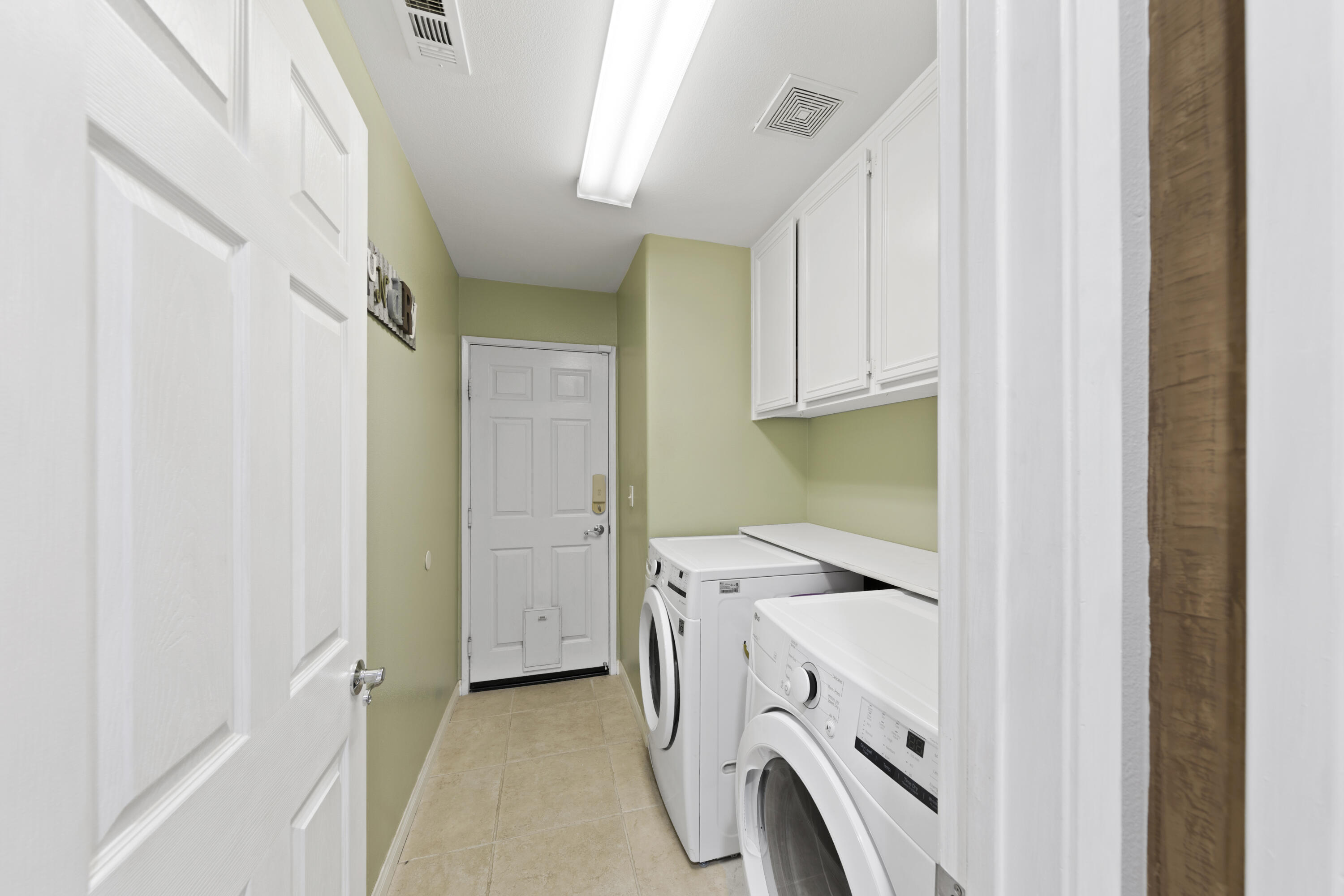 Indio, California 92201, United States, 4 Bedrooms Bedrooms, ,3 BathroomsBathrooms,Residential,Active,218515