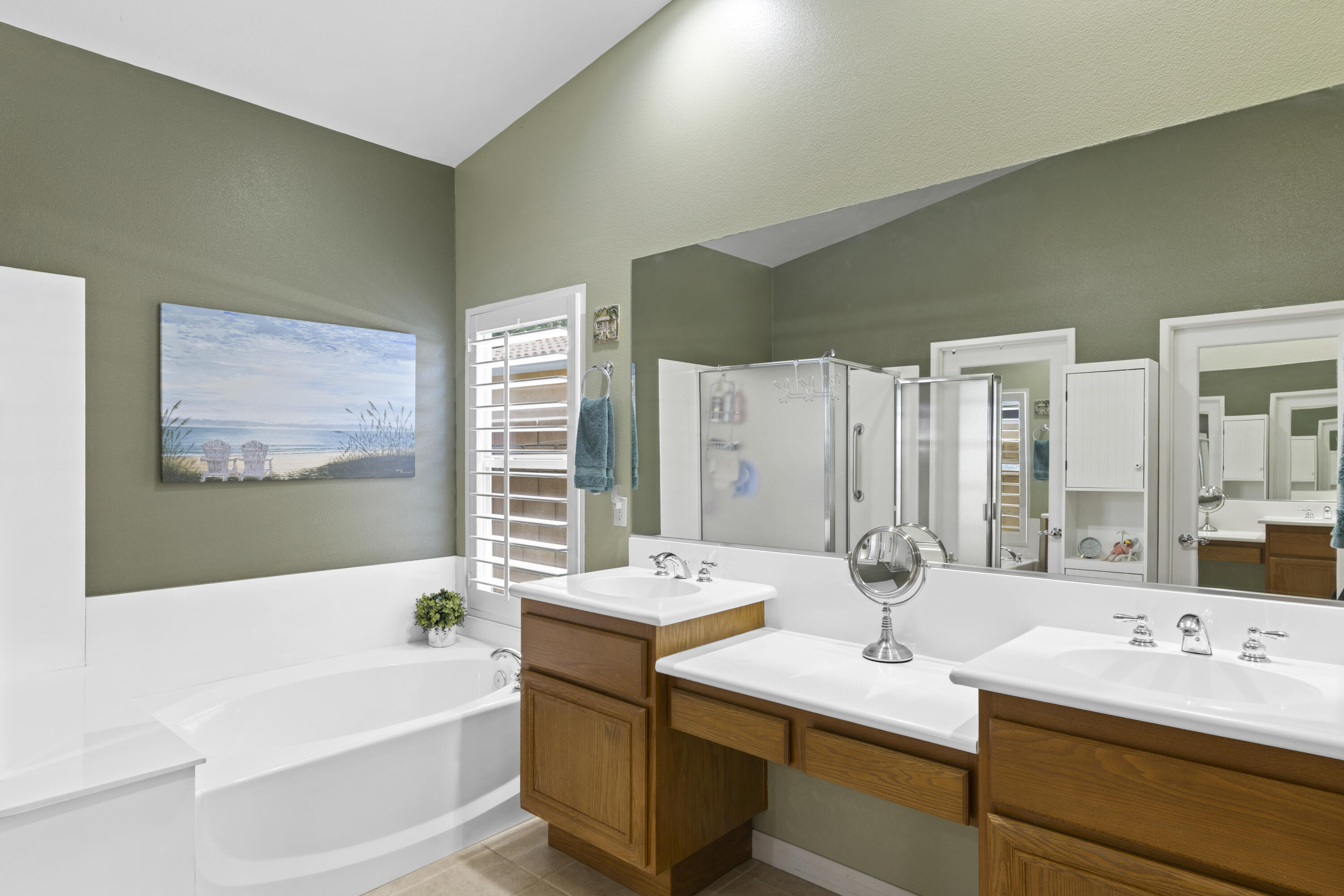 Indio, California 92201, United States, 4 Bedrooms Bedrooms, ,3 BathroomsBathrooms,Residential,Active,218515