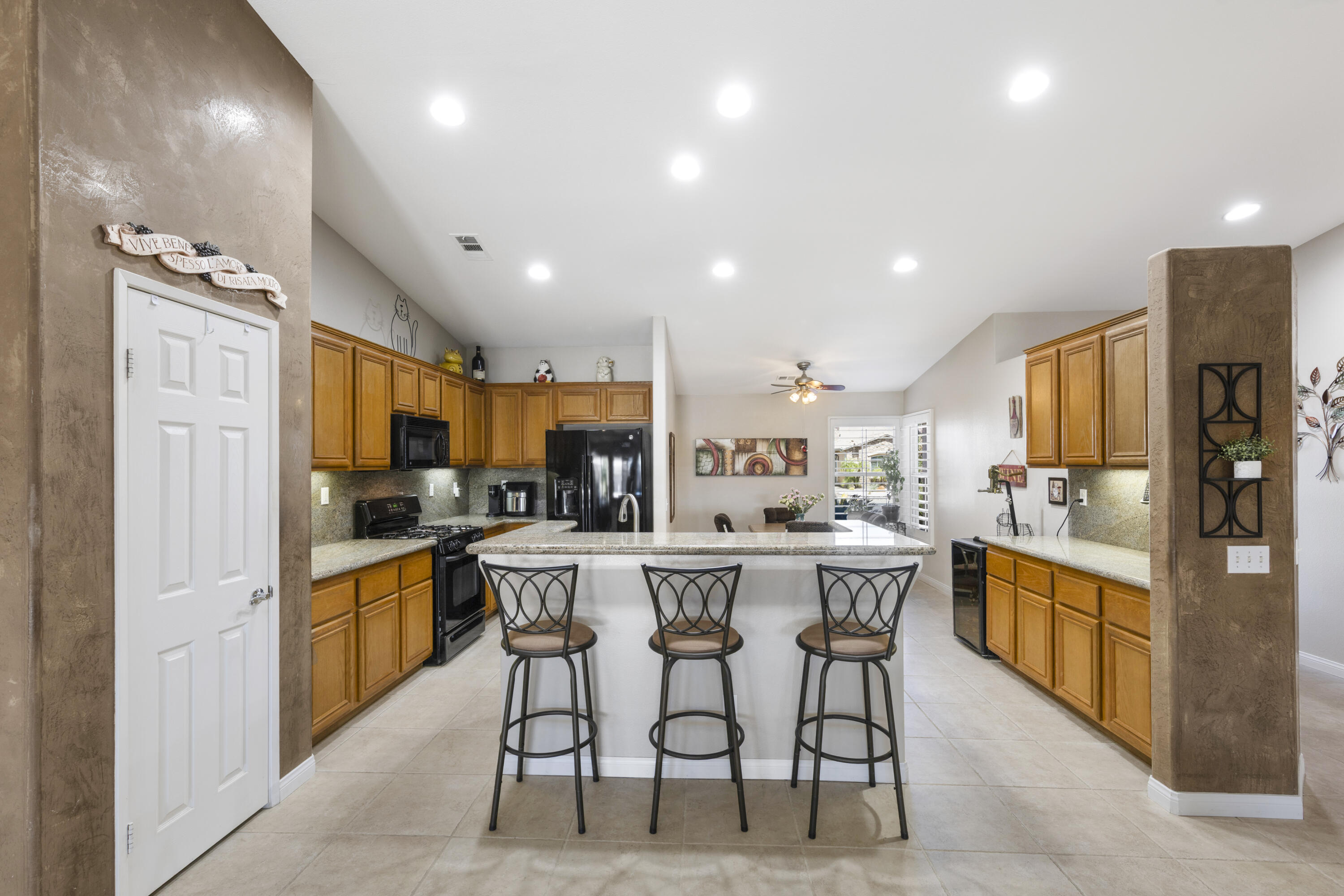 Indio, California 92201, United States, 4 Bedrooms Bedrooms, ,3 BathroomsBathrooms,Residential,Active,218515