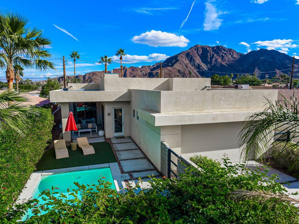 Photo of 52300 Avenida Velasco, La Quinta, CA 92253 (MLS # 219141105)