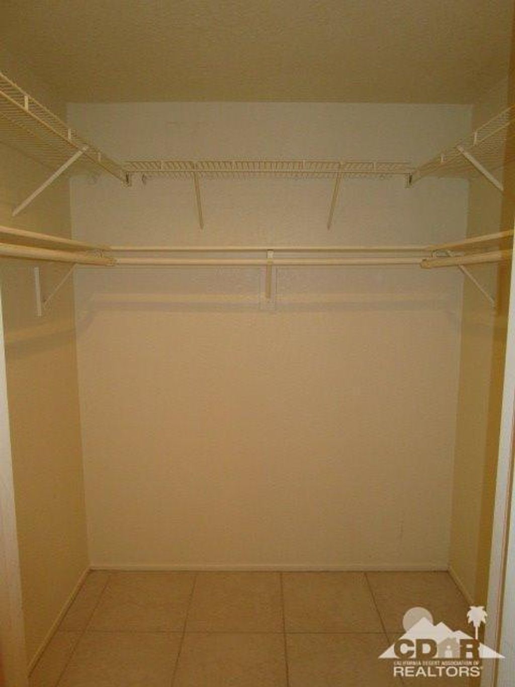 listing image 10998440727320089309