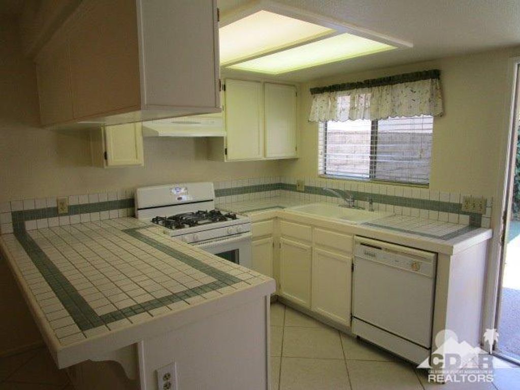 listing image 10996826107723248758