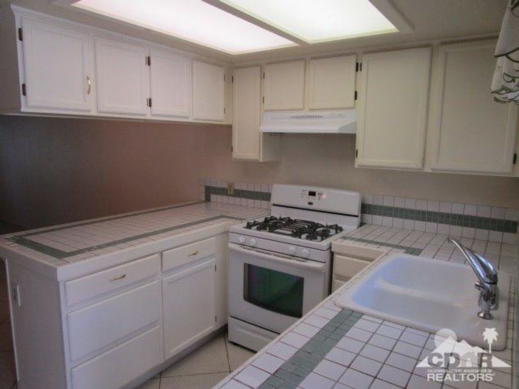 listing image 10990377782555768206