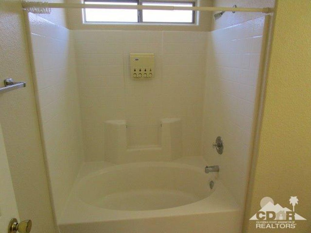 listing image 10995014655172423796
