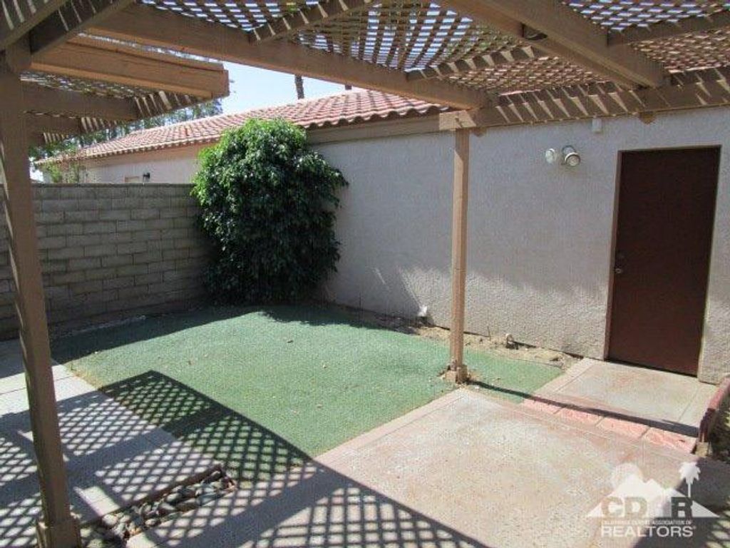 listing image 10997611429051061216