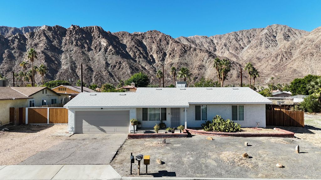 Photo of 51675 Avenida Alvarado, La Quinta, CA 92253 (MLS # 219139282)