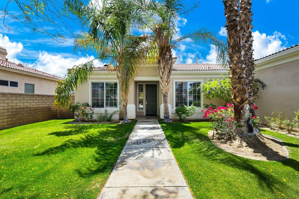 Photo of 43251 Corte Del Oro, La Quinta, CA 92253 (MLS # 219135903)