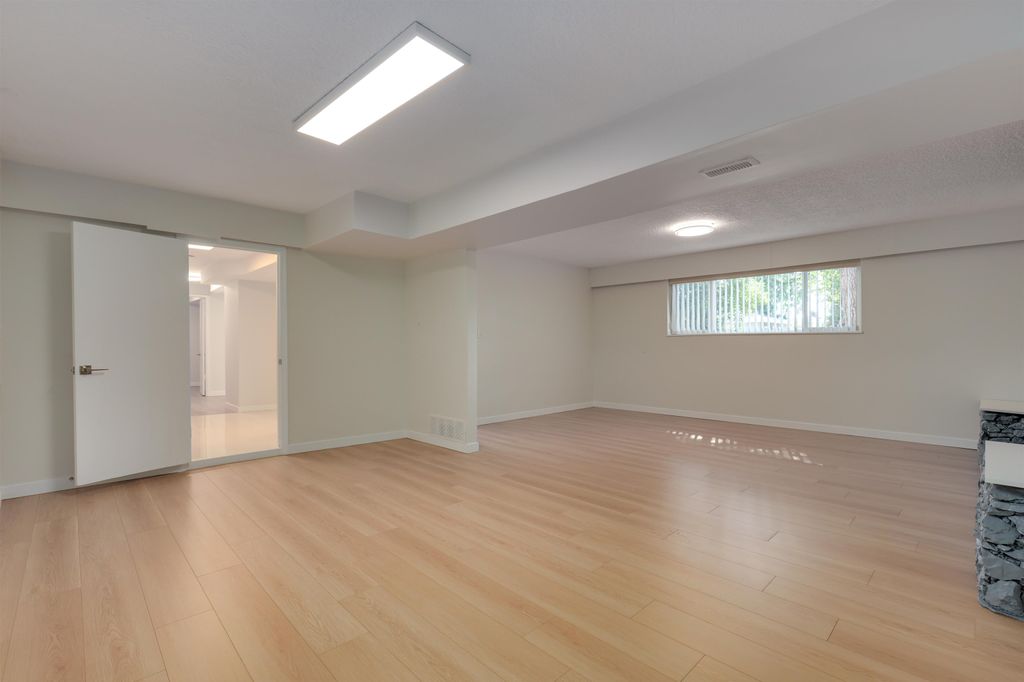listing image 1106611390257622628