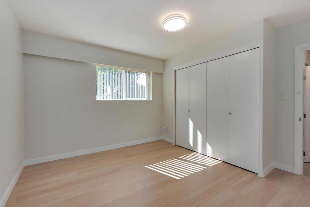 listing image 1105965134275751464