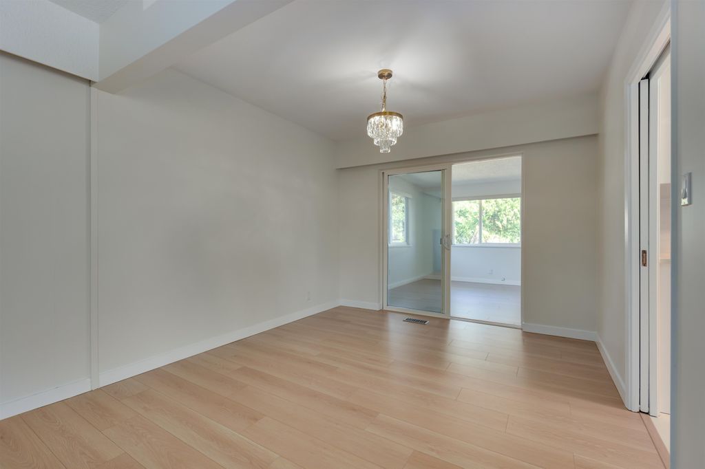 listing image 1101277626375753289