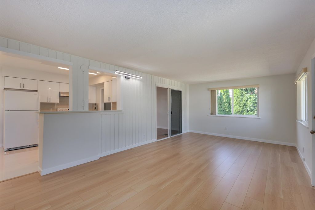 listing image 1103744533645992214