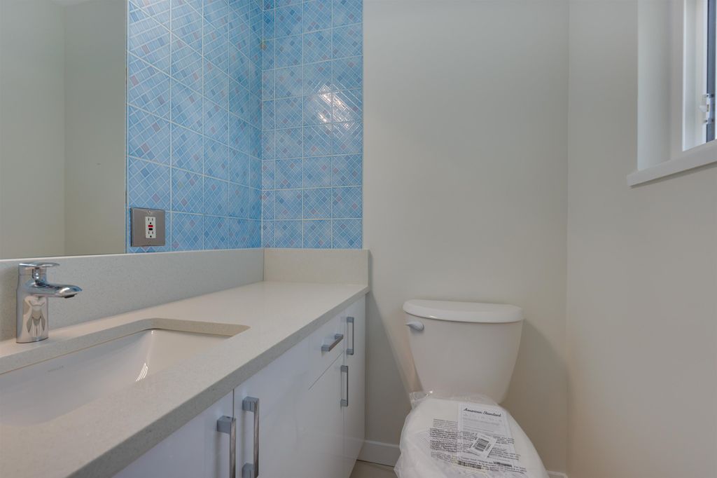 listing image 1106281876380681160