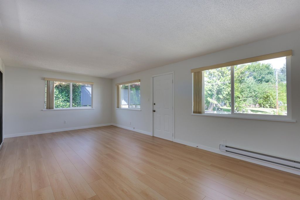 listing image 1100272962670216011