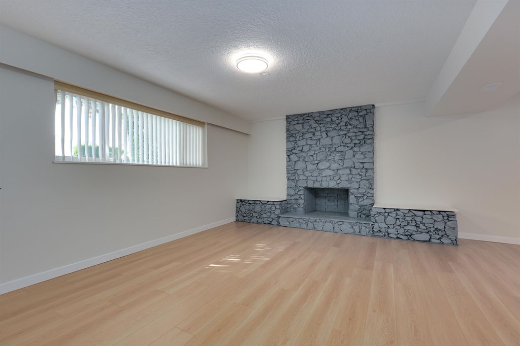 listing image 1108190053873875094
