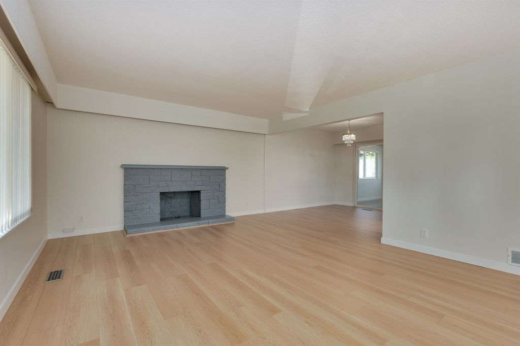 listing image 1105065013259689422