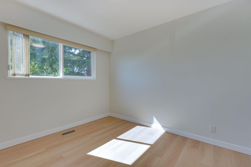 listing image 1100518491701150810