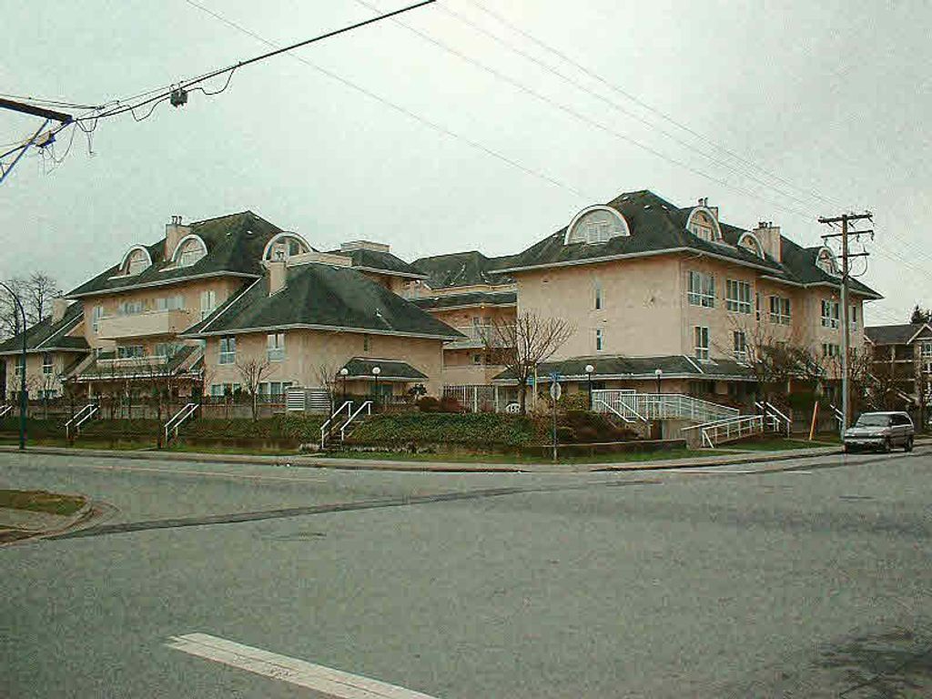 listing image 1100968772335811046