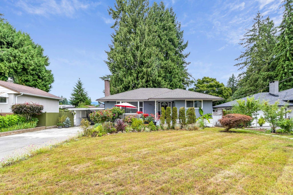 Photo of 21727 Ridgeway Crescent, Maple Ridge, BC V2X 3Z6 (MLS # R3151940)