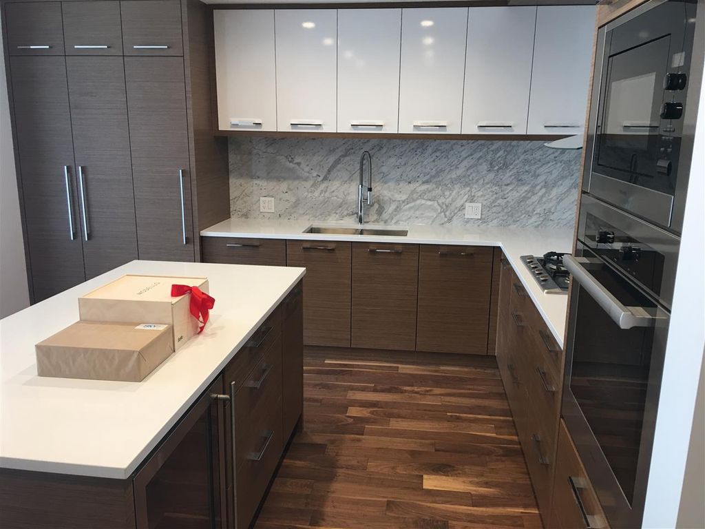 listing image 1102453691604730214