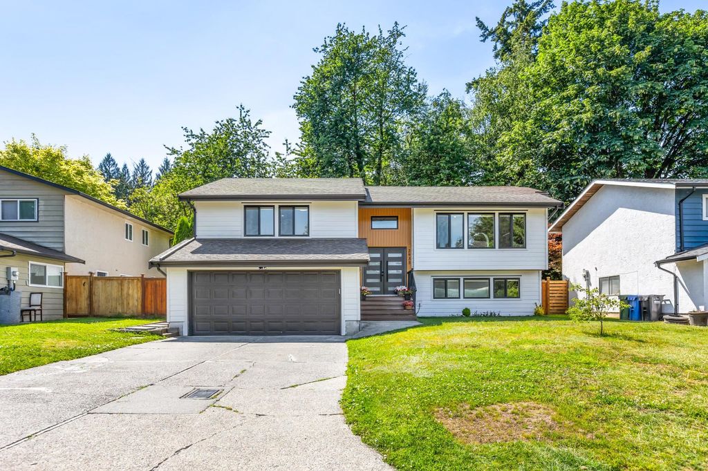 Photo of 2935 Century Crescent, Abbotsford, BC V2S 5V3 (MLS # R3131287)