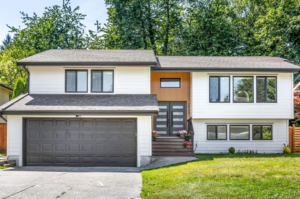 Photo of 2935 Century Crescent, Abbotsford, BC V2S 5V3 (MLS # R3131287)