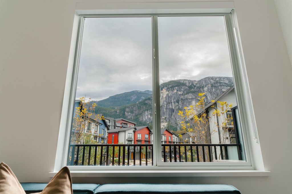 listing image 1102516490153581663