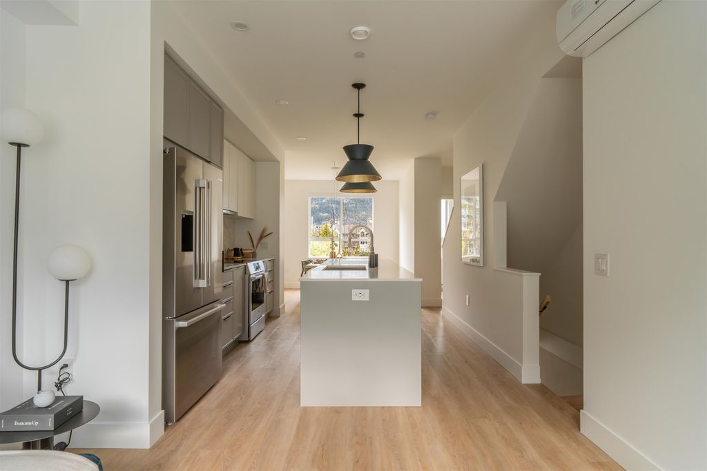 listing image 1100595449524529802