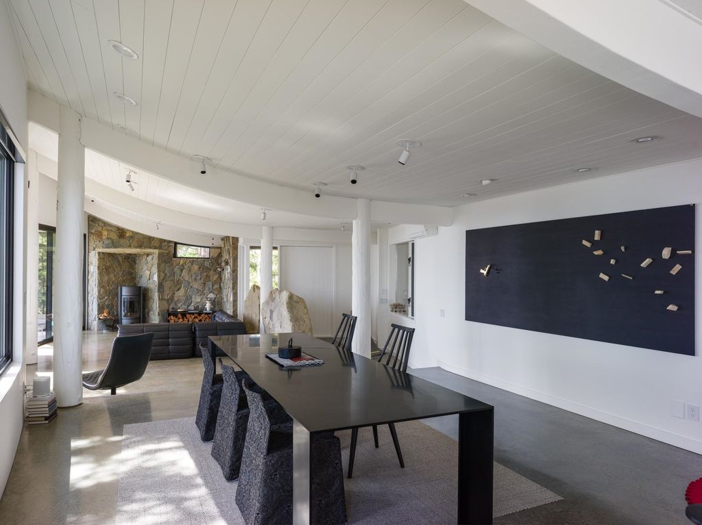 listing image 1106220306575375241