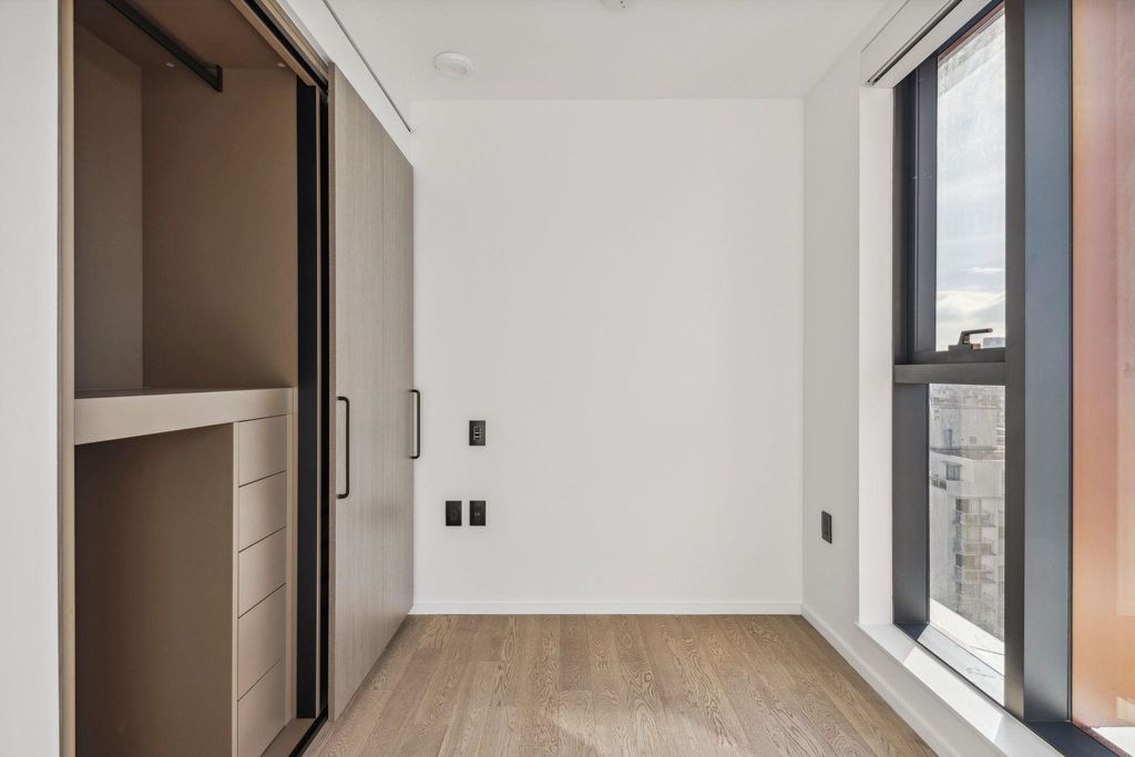 listing image 1107524263893000457