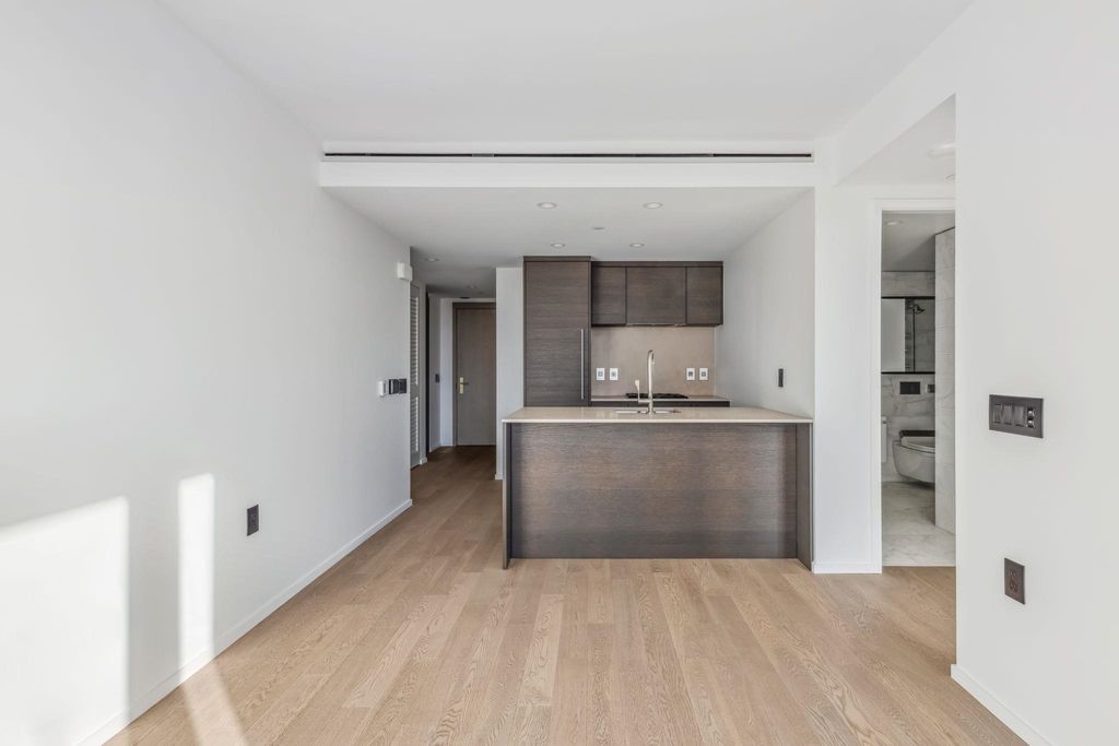 listing image 1105928367432985980