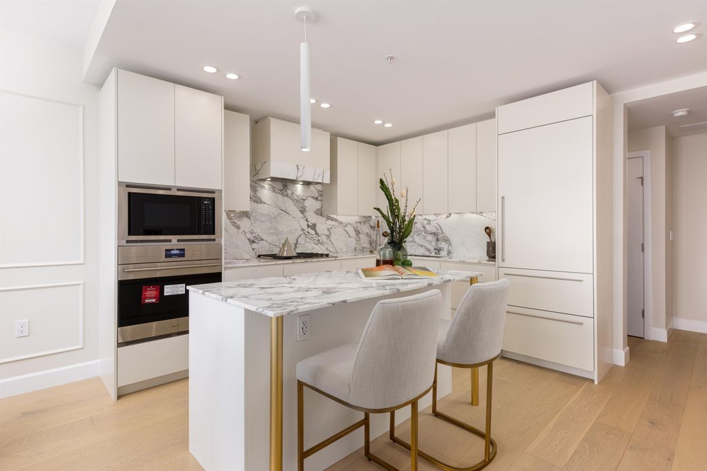 listing image 1104510852375585756