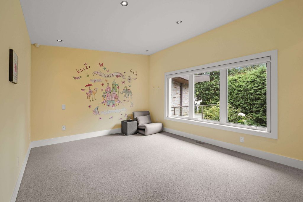 listing image 1104818381360473344