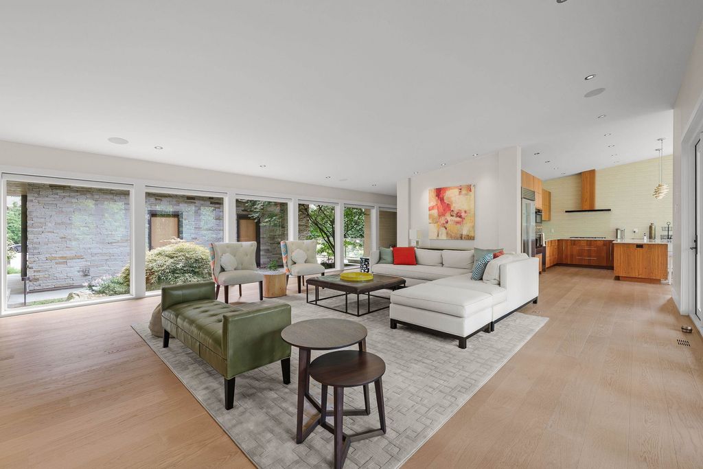 listing image 1106540145690744033