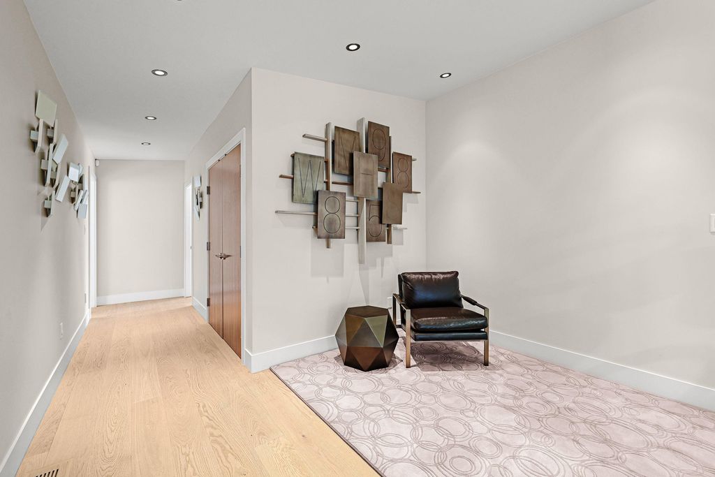 listing image 1102954215629413331