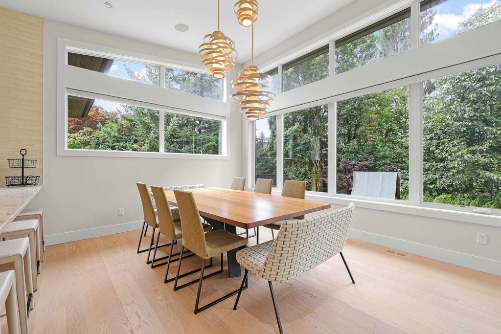 listing image 1104889244608009540