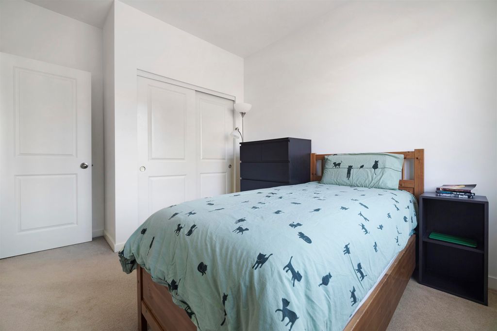 listing image 1109938370659553754