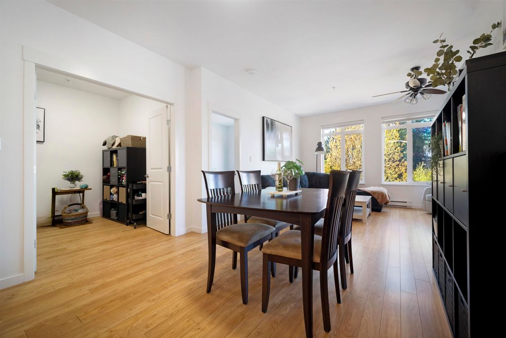 listing image 1100757745753572136