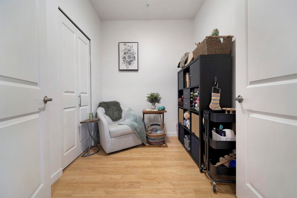 listing image 1100899348711741301