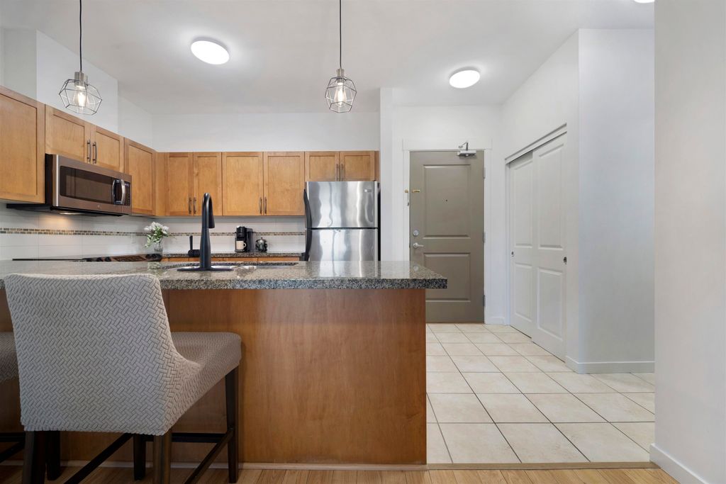 listing image 1102666213998425444